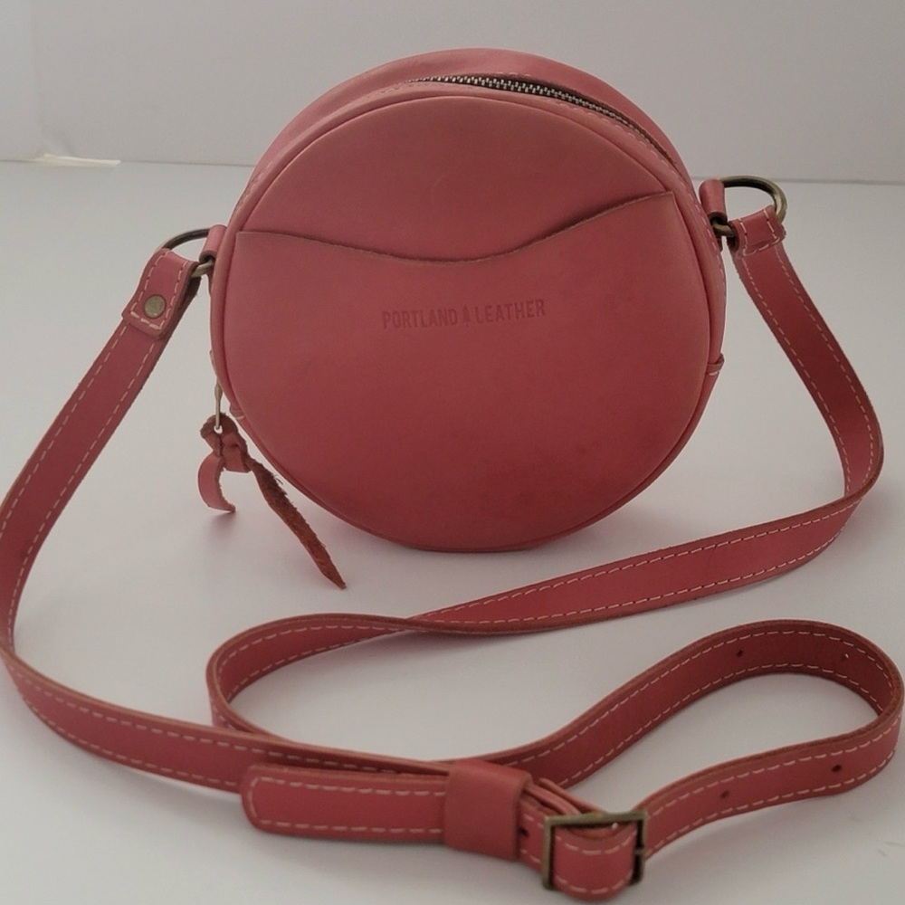 Portland Leather Tulip Round Crossbody Bag - Picture 4 of 8